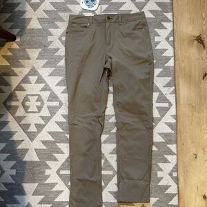 Toad&Co Men's Khaki Chinos